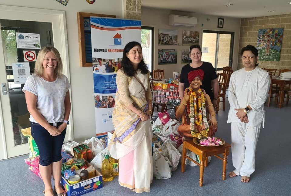 KAILASA devotees delivering food donations to Morwell Neighbourhood House